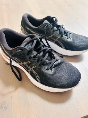 ASICS Running Shoe Women’s 11